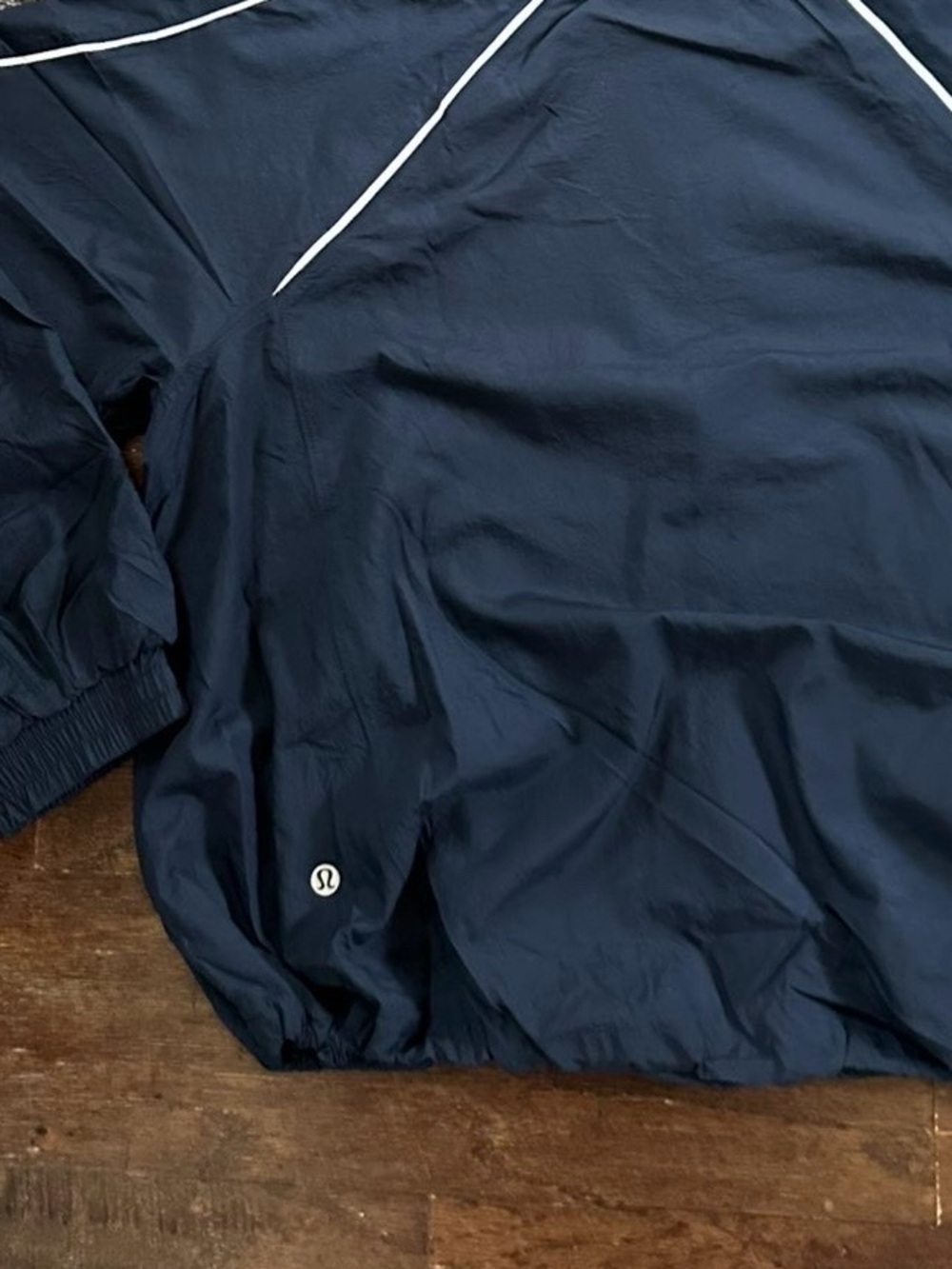 Lululemon License to Train Lightweight Jacket-navy size 8 NWT - Picture 6 of 10